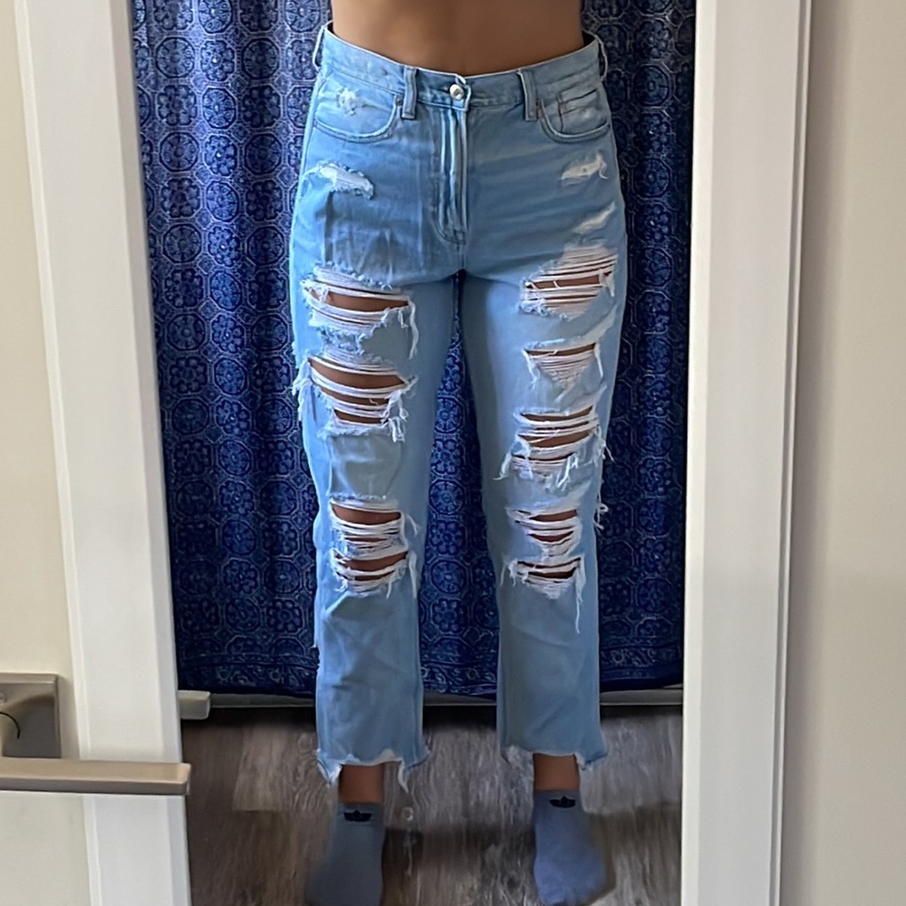 AE Light Wash Distressed Mom jeans